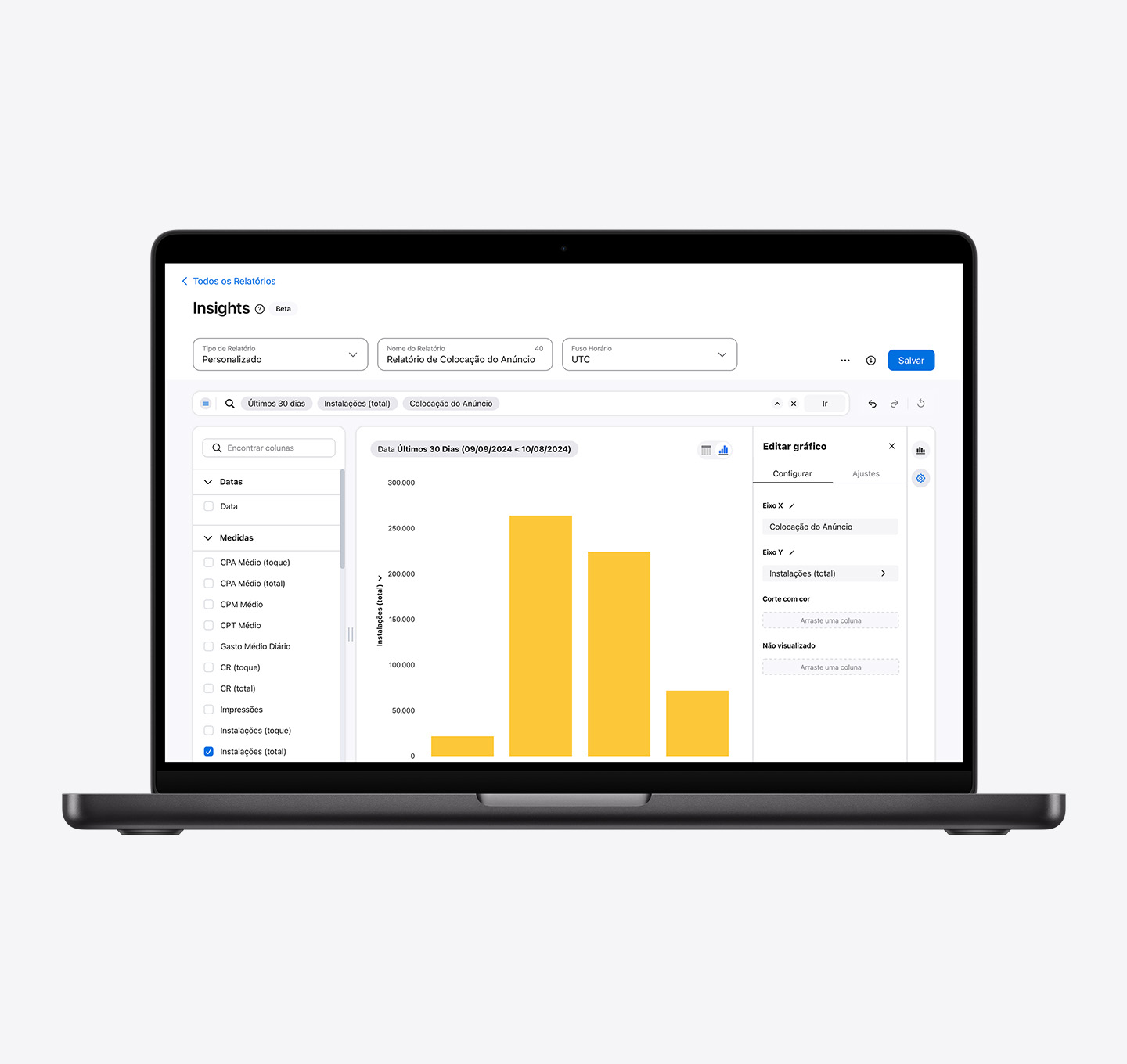 Um relatório de gráfico de barras criado com o Insights no Apple Ads. O gráfico mede as instalações na página do produto, os resultados de busca, a aba Buscar e as colocações de anúncios na aba Hoje.