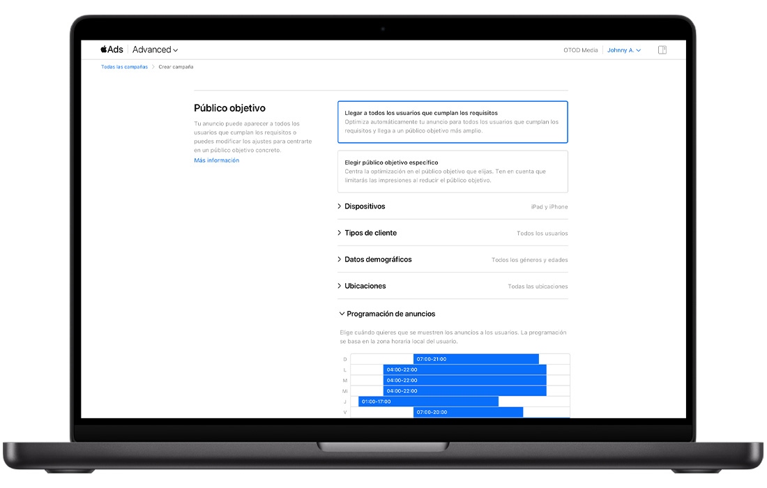 La sección Programación de anuncios de la página Crear campaña en Apple Ads muestra una programación completada. Los días de la semana aparecen en el eje Y y las horas en el eje X. La programación de anuncios se indica mediante filas de color azul sólido con los intervalos de tiempo cruzados.